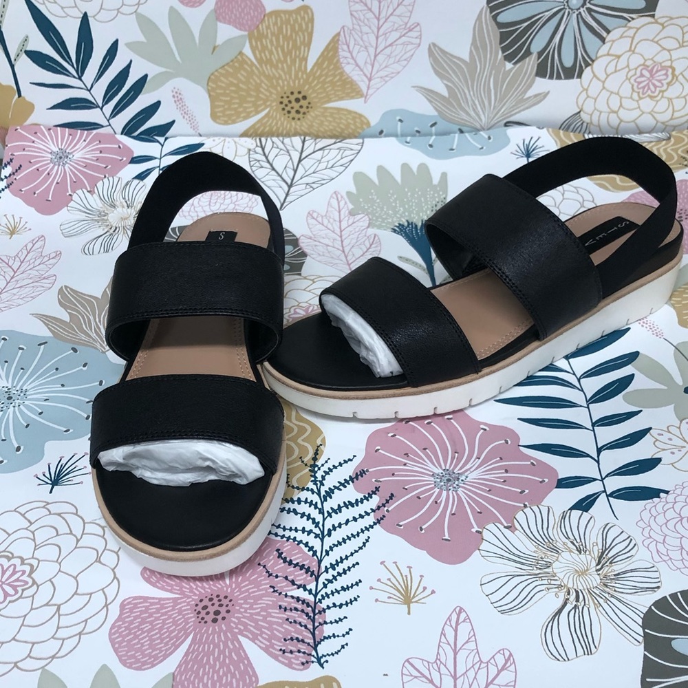NWT 🏷 Sandals